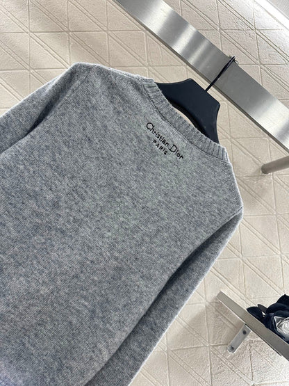 25 New Arrival Embroidered Sweater