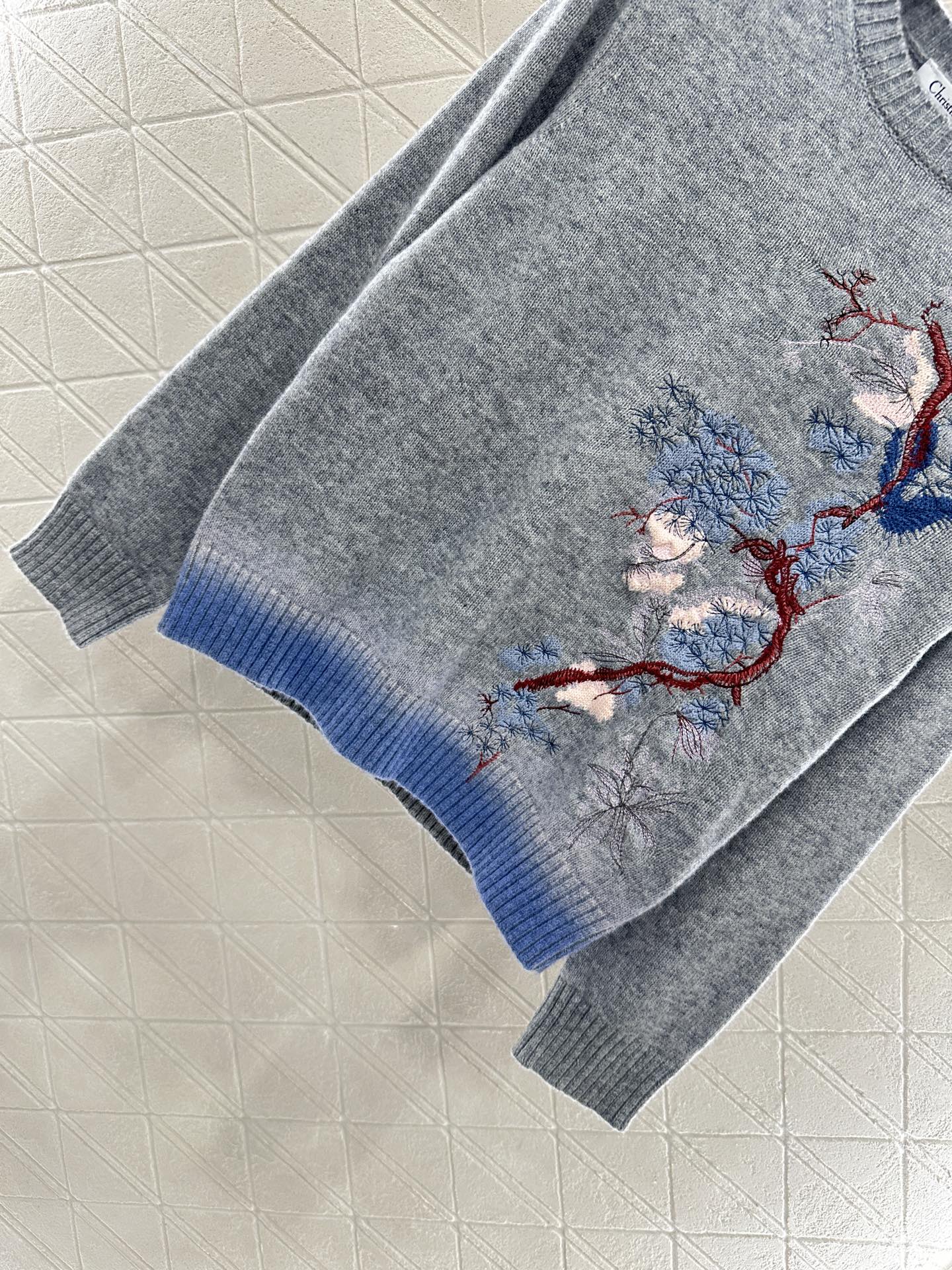 25 New Arrival Embroidered Sweater