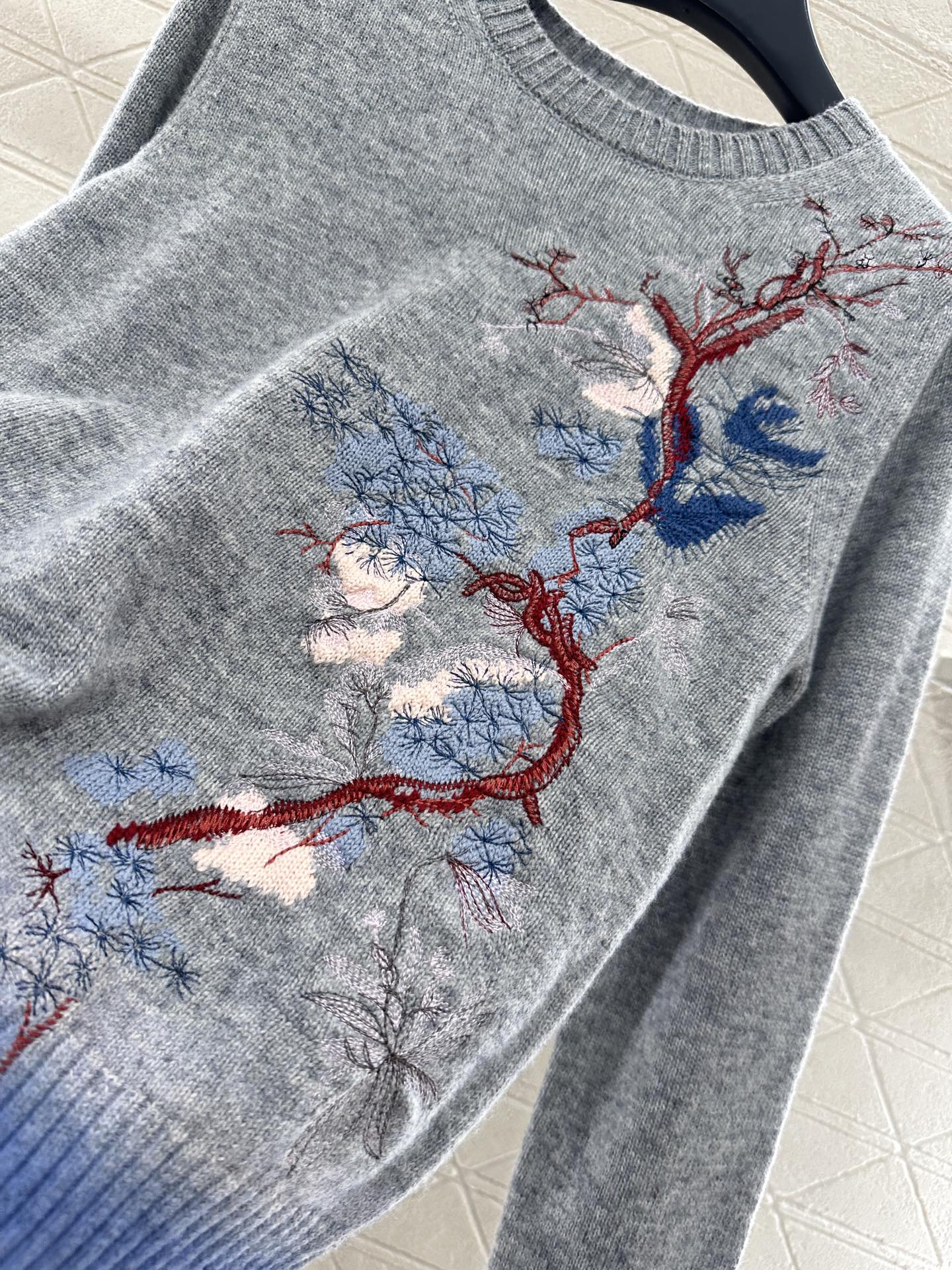 25 New Arrival Embroidered Sweater