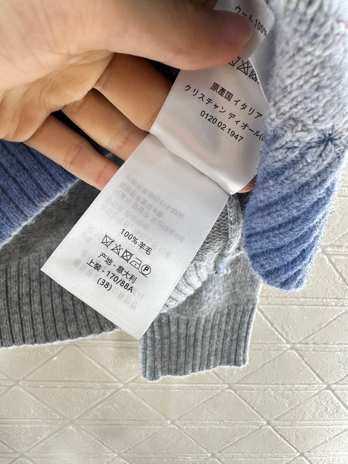 25 New Arrival Embroidered Sweater