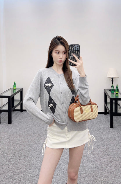 25 New Arrivals Knitted Cardigan