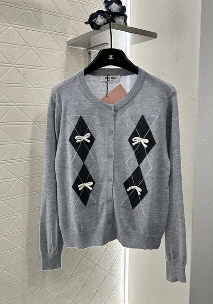 25 New Arrivals Knitted Cardigan