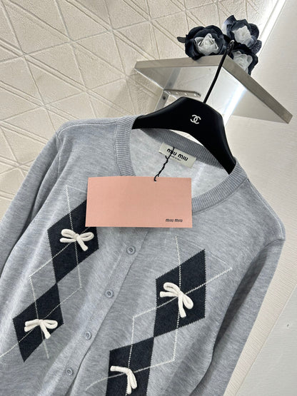 25 New Arrivals Knitted Cardigan