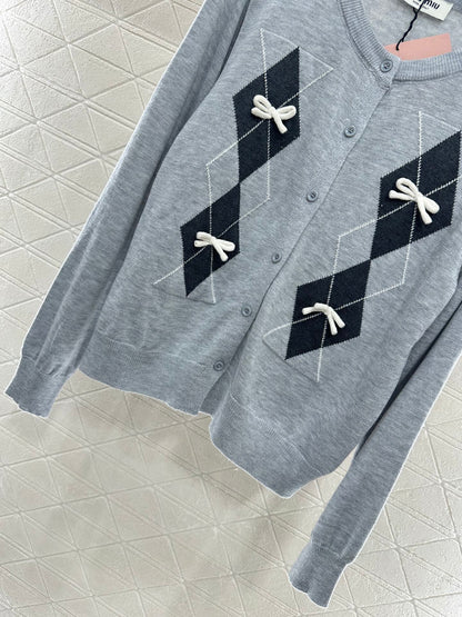 25 New Arrivals Knitted Cardigan