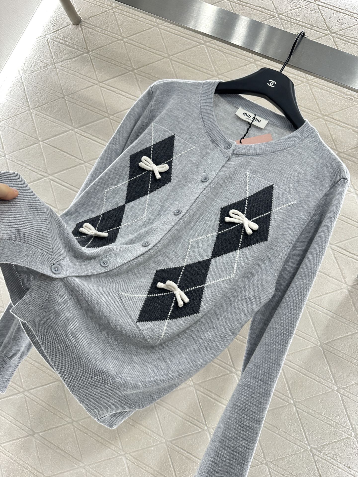 25 New Arrivals Knitted Cardigan