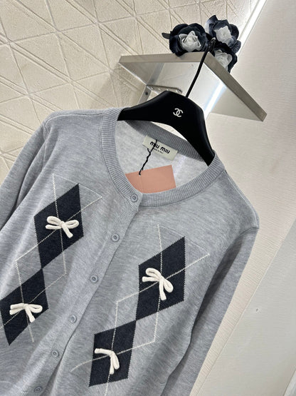 25 New Arrivals Knitted Cardigan