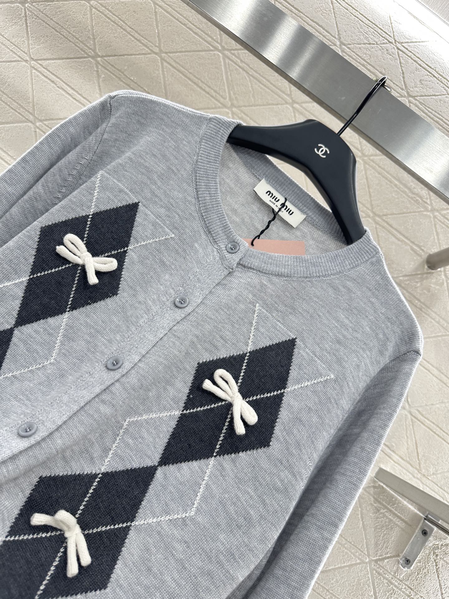 25 New Arrivals Knitted Cardigan