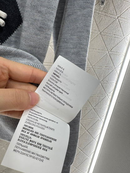 25 New Arrivals Knitted Cardigan