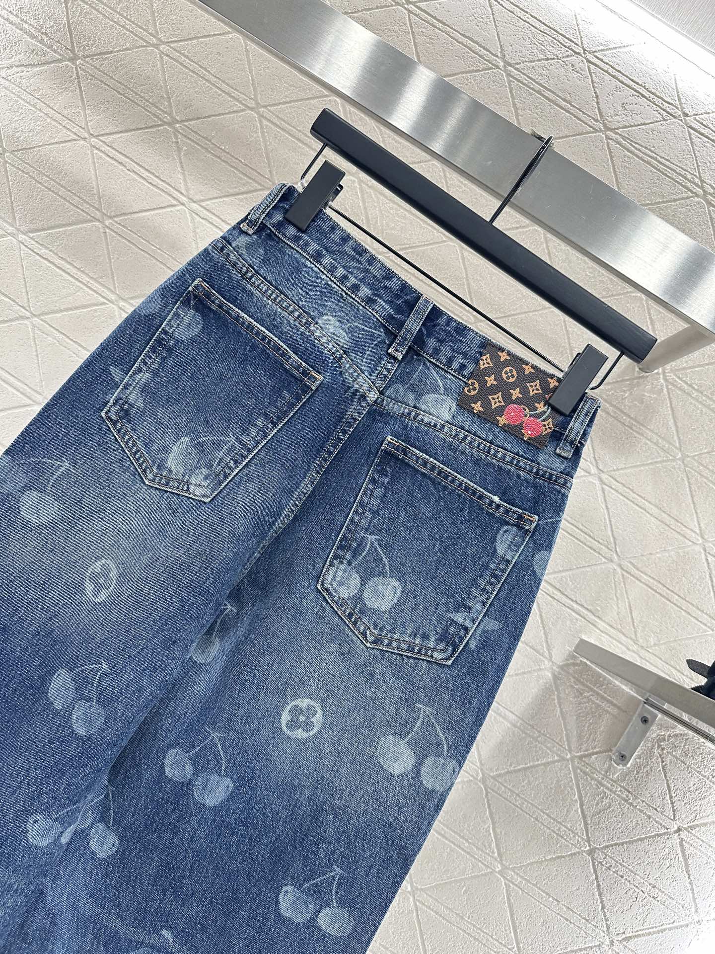 25fw Straight-leg cherry laser denim trousers