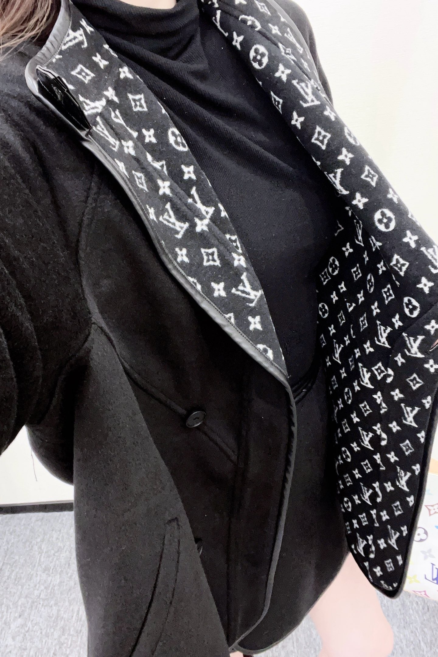 25fw Lined with printed shawl coat and skirt set