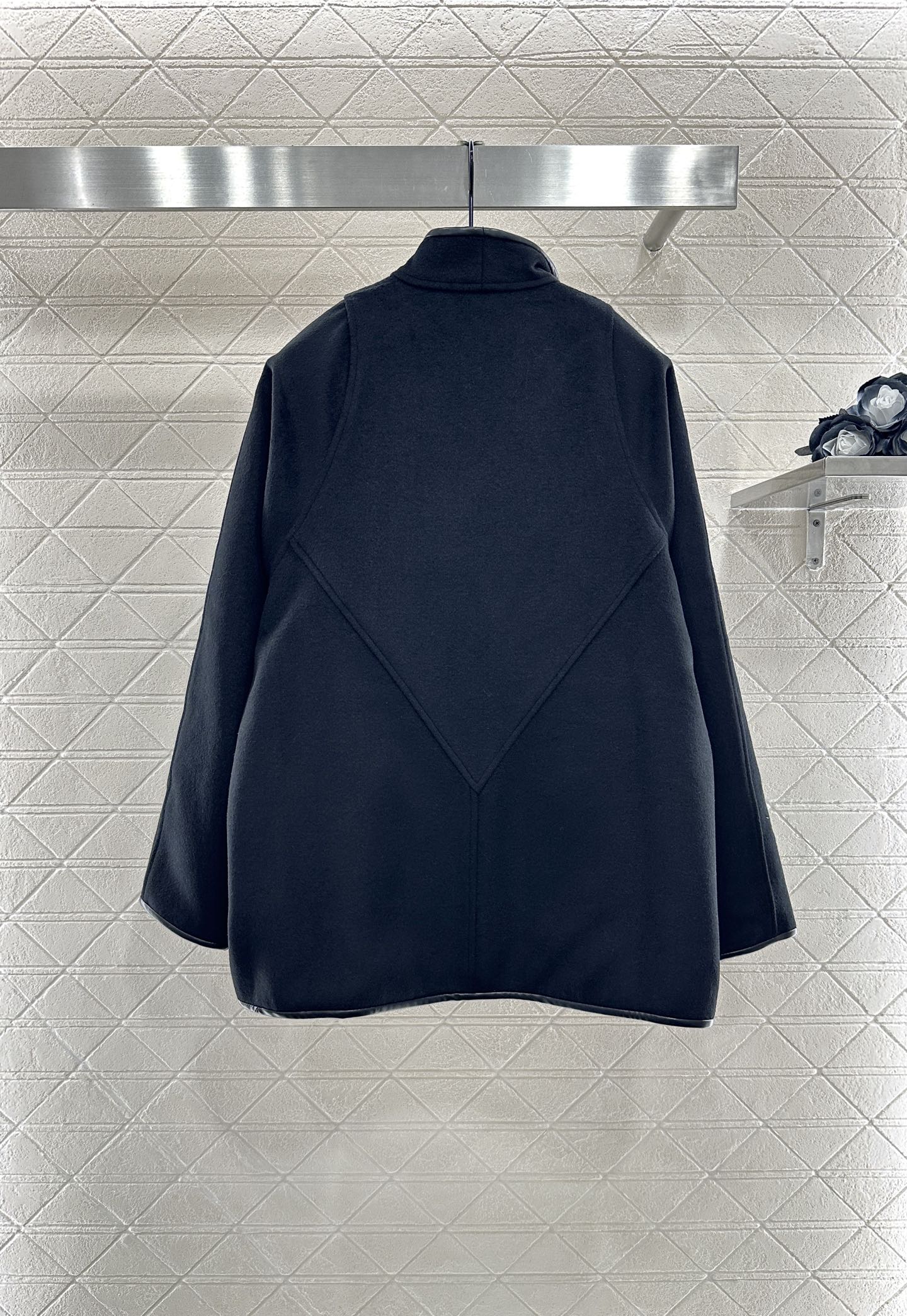 25fw Lined with printed shawl coat and skirt set