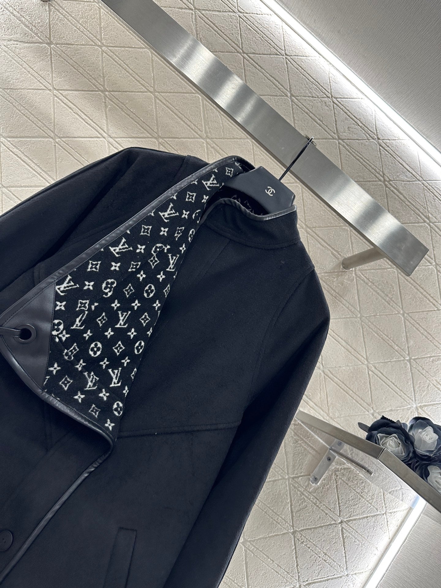 25fw Lined with printed shawl coat and skirt set