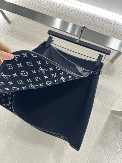 25fw Lined with printed shawl coat and skirt set