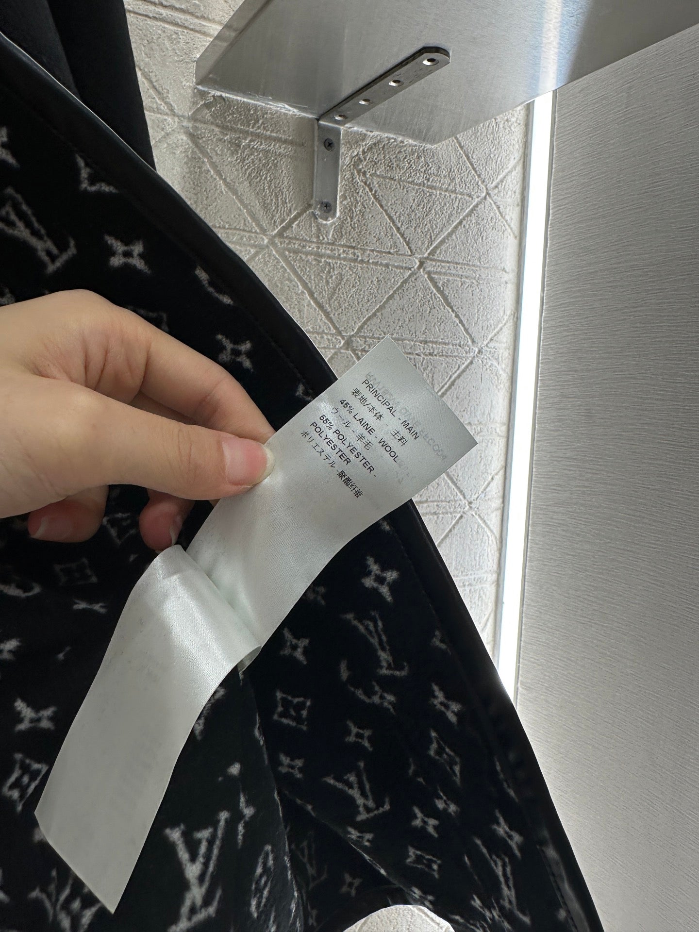 25fw Lined with printed shawl coat and skirt set