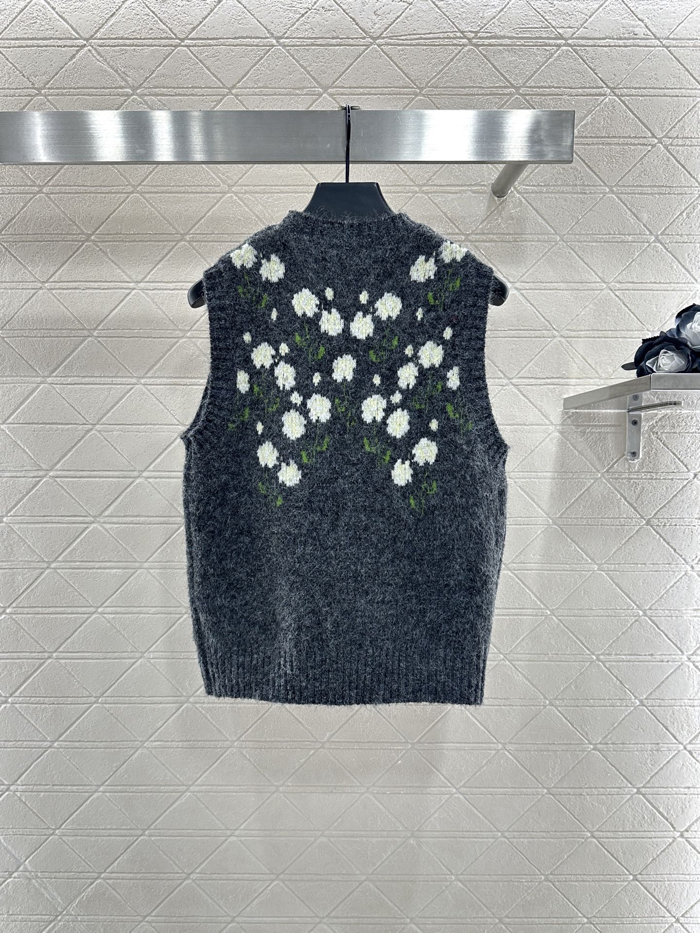 25fw 3D Crochet Knitted Vest