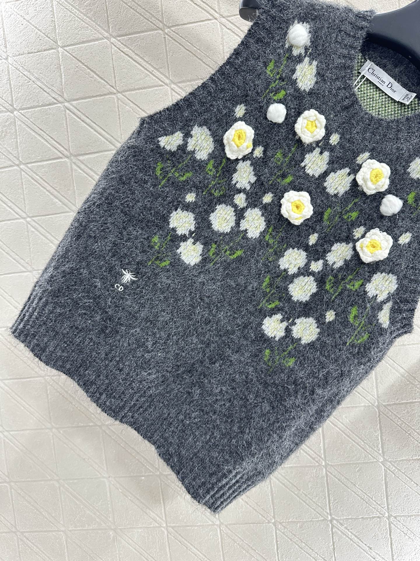 25fw 3D Crochet Knitted Vest