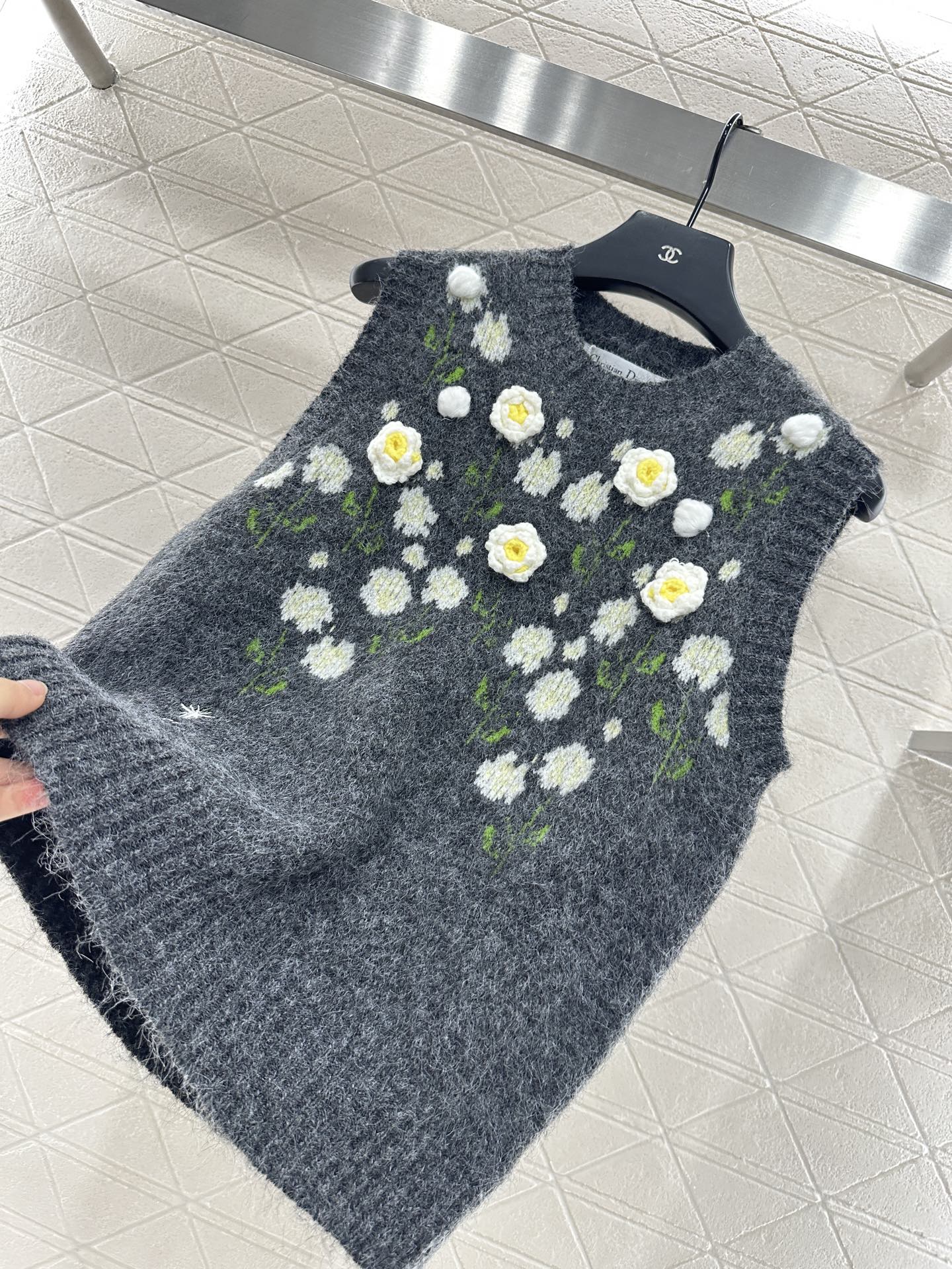 25fw 3D Crochet Knitted Vest