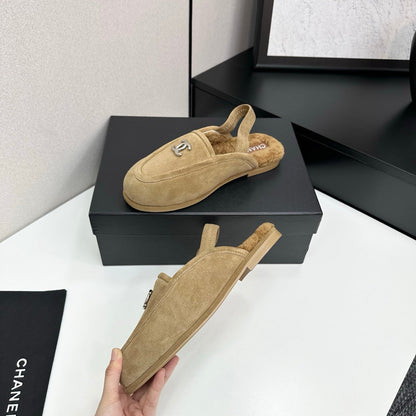 25 Casual suede slippers with fleece lining