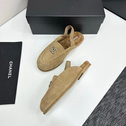 25 Casual suede slippers with fleece lining
