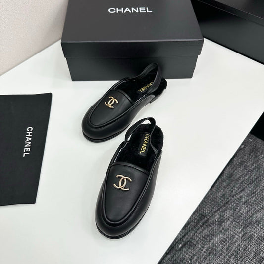 25 Casual suede slippers with fleece lining