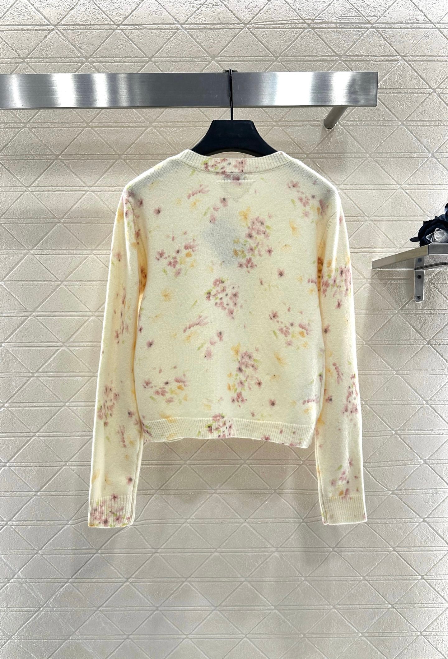 25 Floral light yellow knitted cardigan