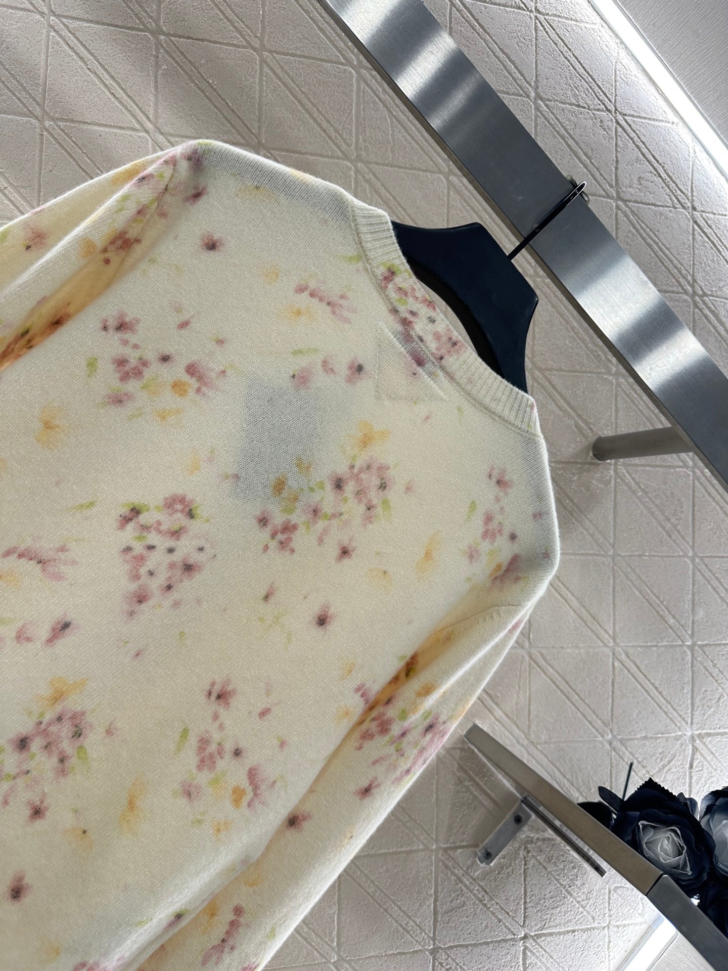 25 Floral light yellow knitted cardigan