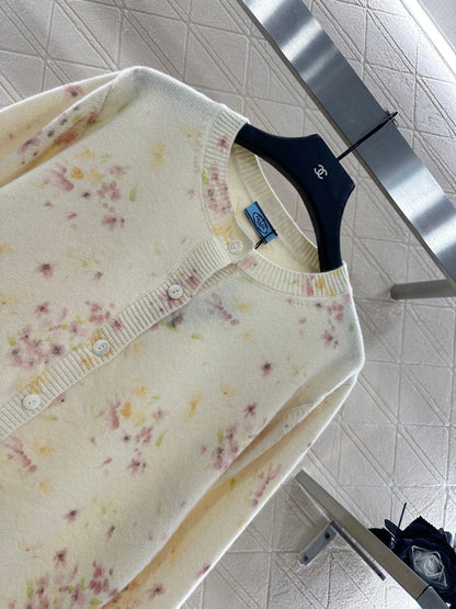 25 Floral light yellow knitted cardigan