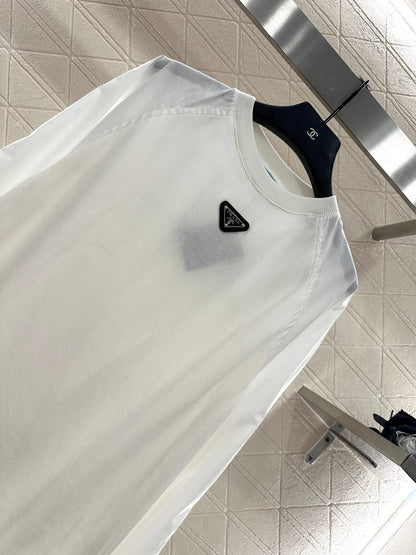 25 Crew neck paneled long-sleeved top