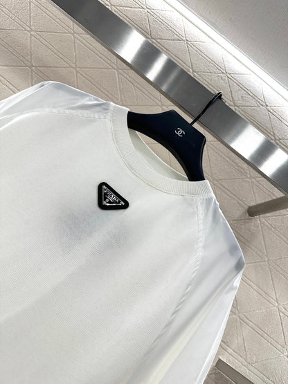 25 Crew neck paneled long-sleeved top