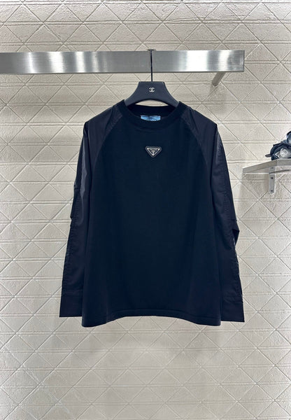 25 Crew neck paneled long-sleeved top