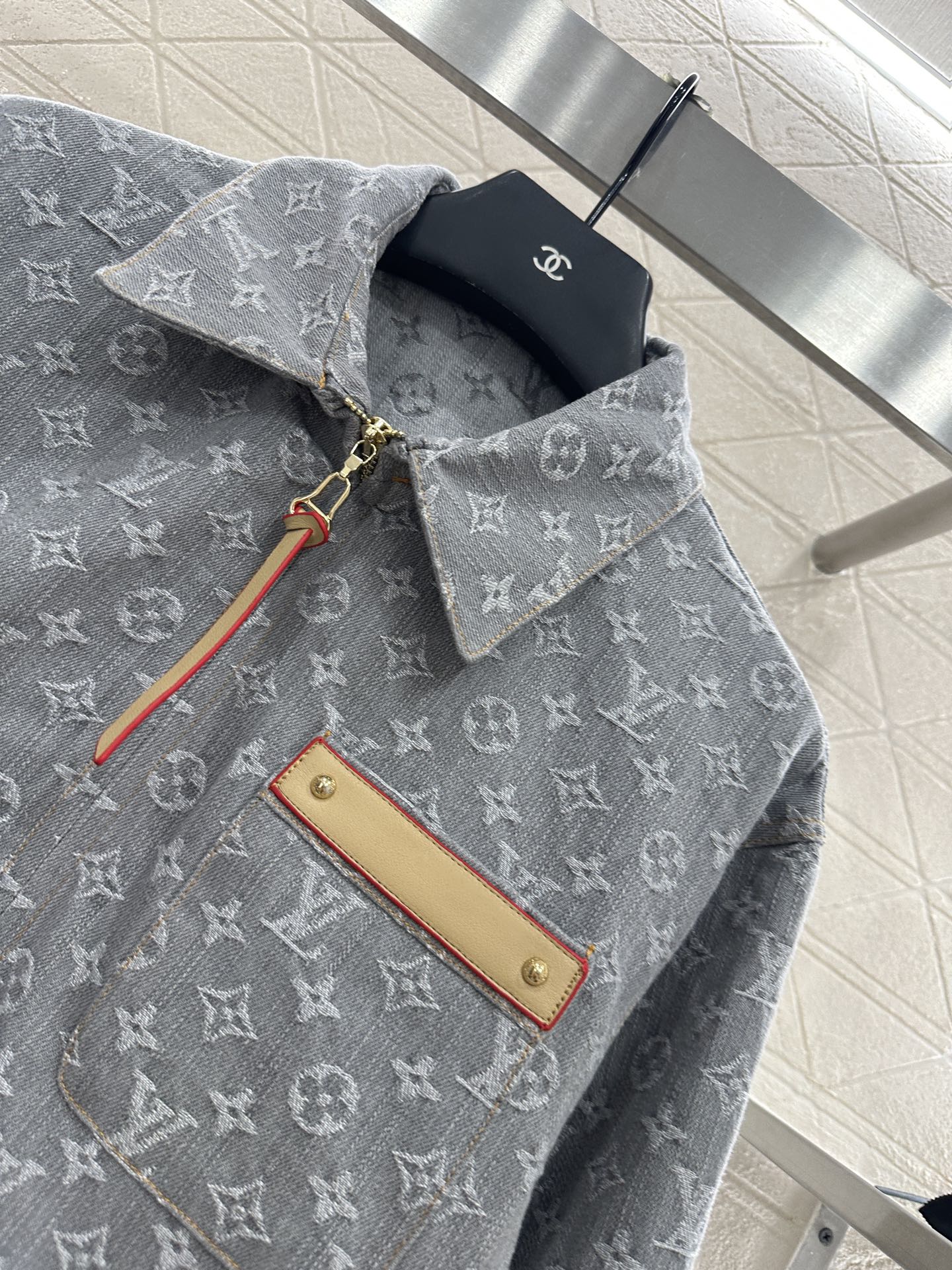 25 Denim jacquard jacket and skirt suit