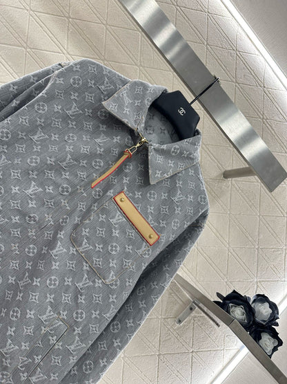 25 Denim jacquard jacket and skirt suit