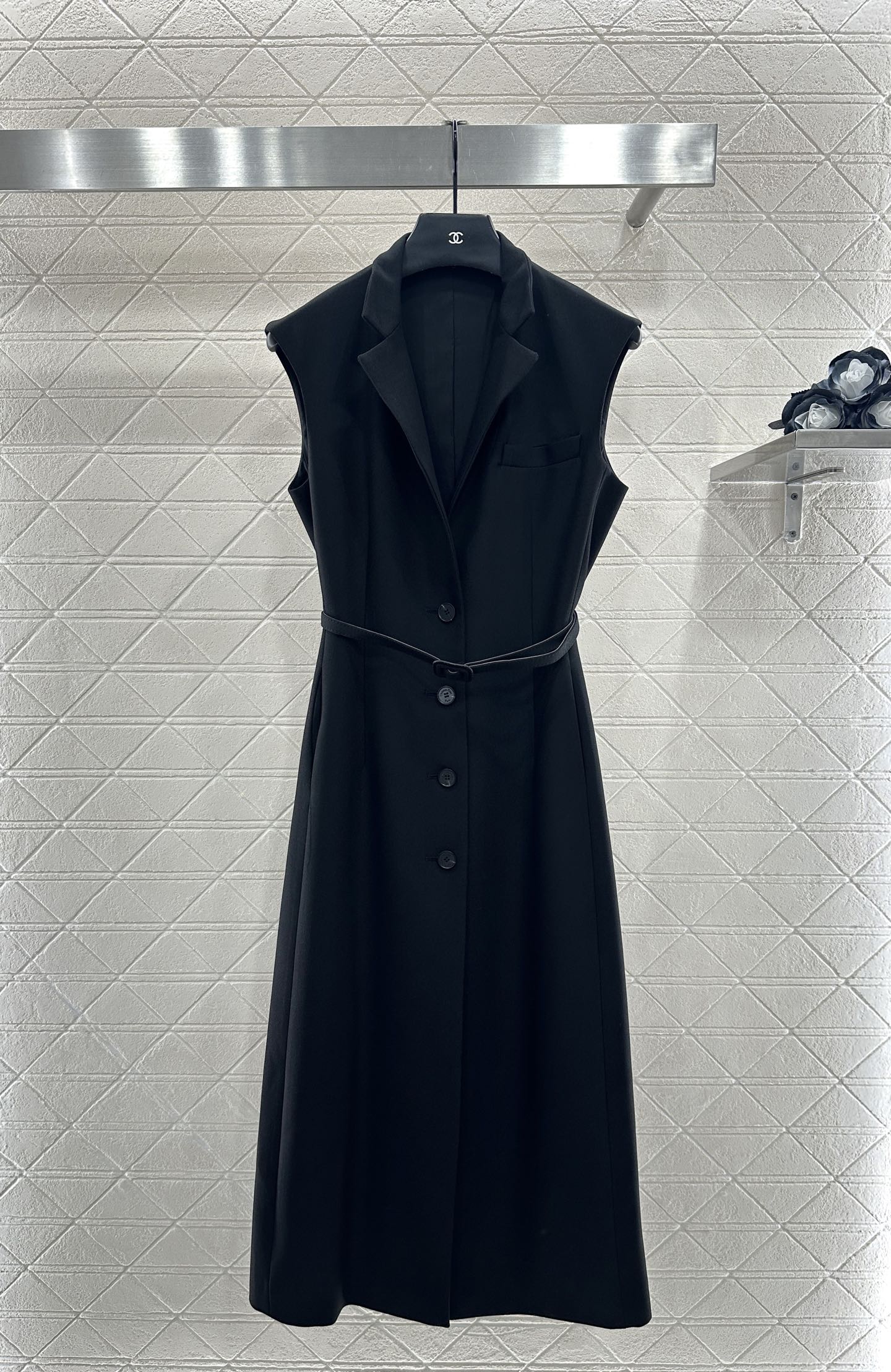 25 Belted vest dress(black/red)