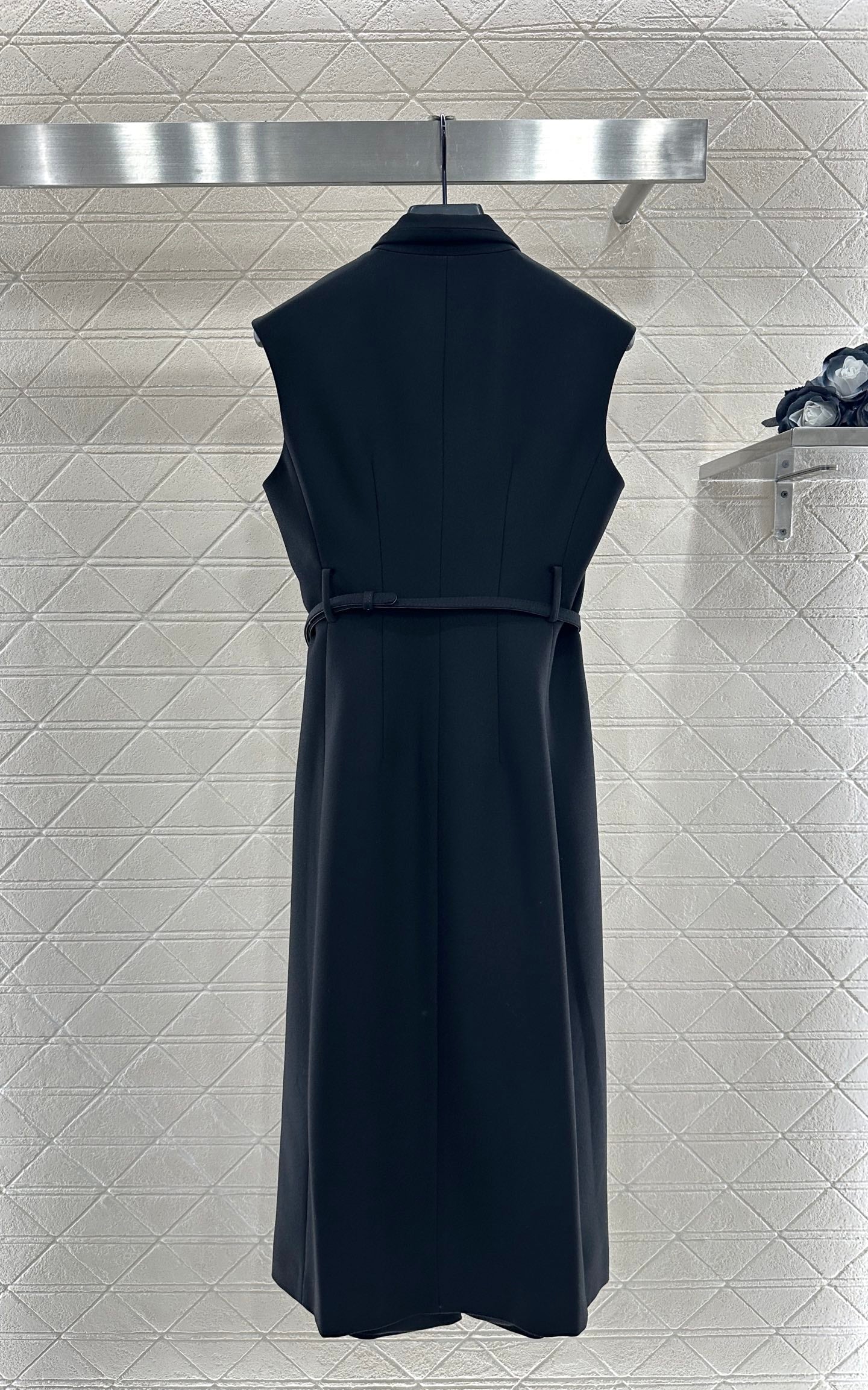 25 Belted vest dress(black/red)