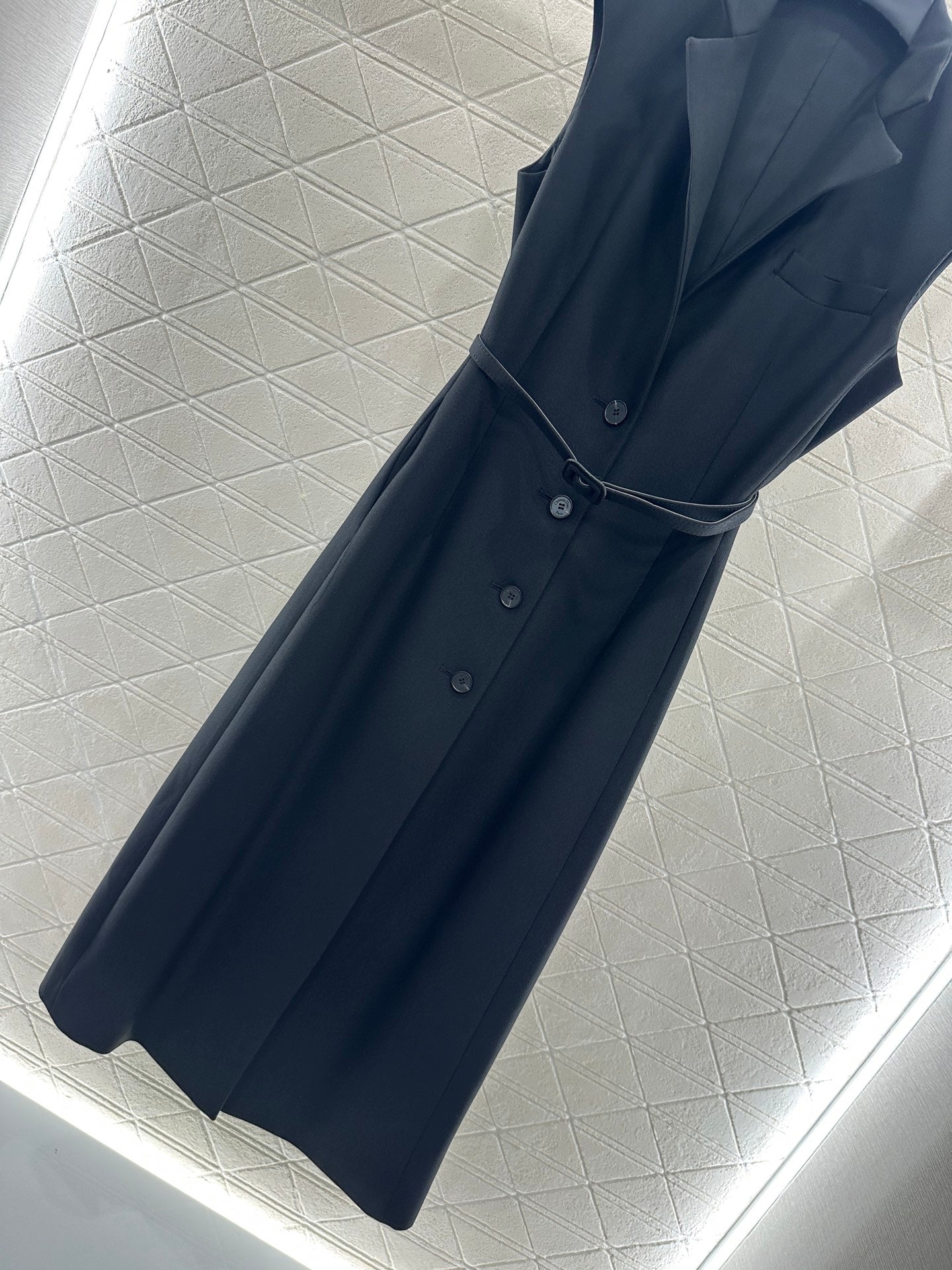 25 Belted vest dress(black/red)