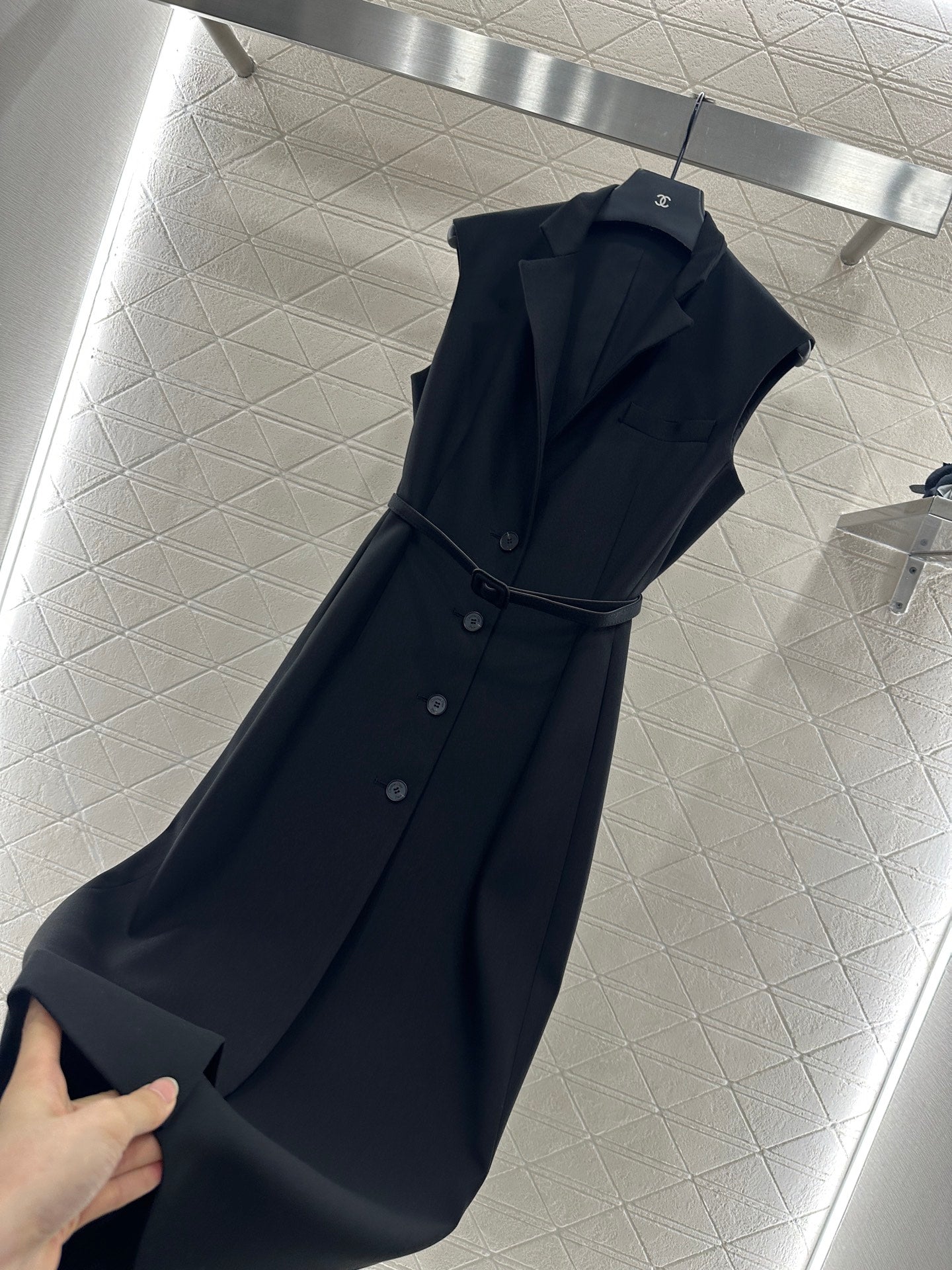 25 Belted vest dress(black/red)