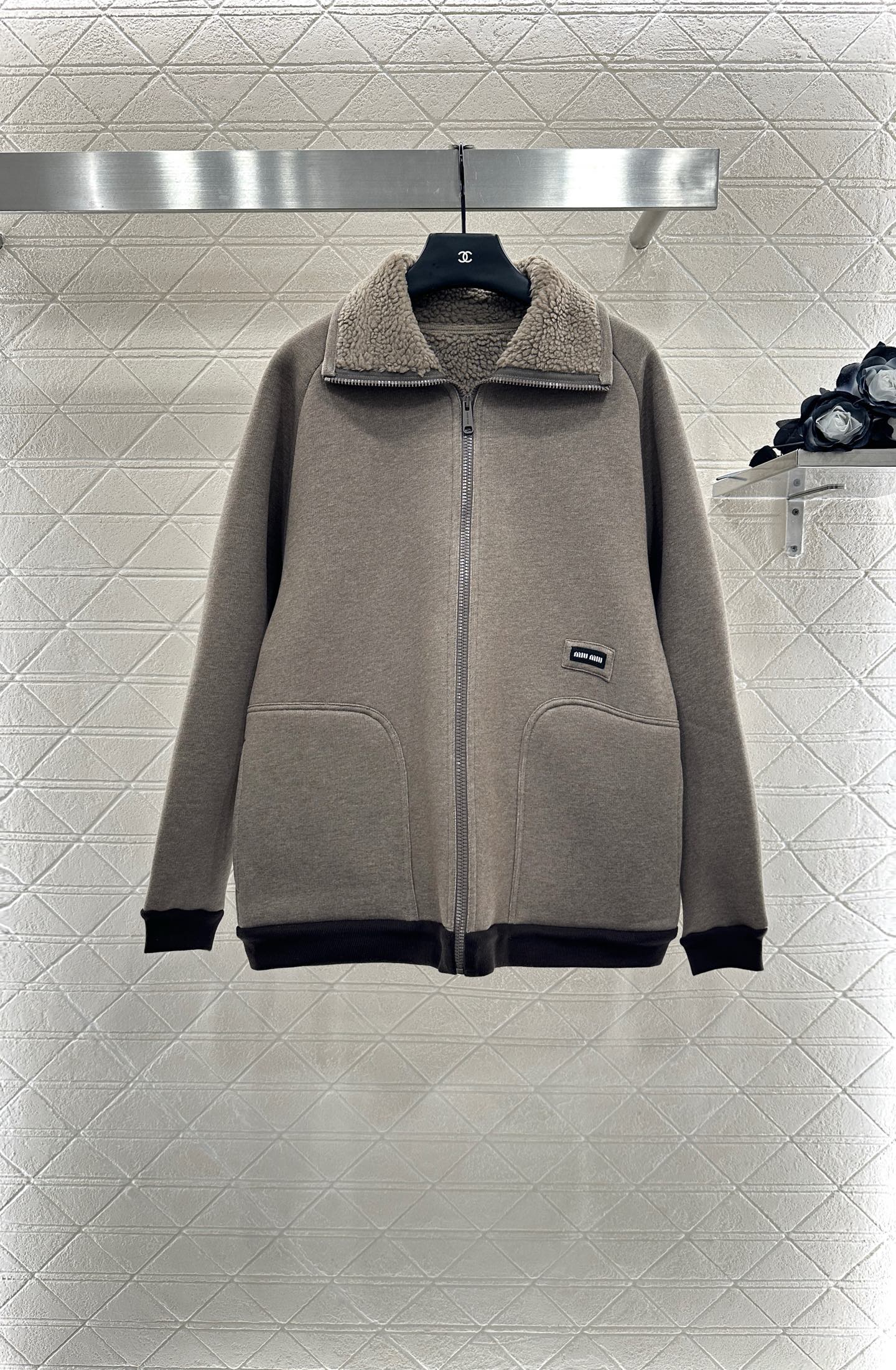 25fw Plush zip-up jacket