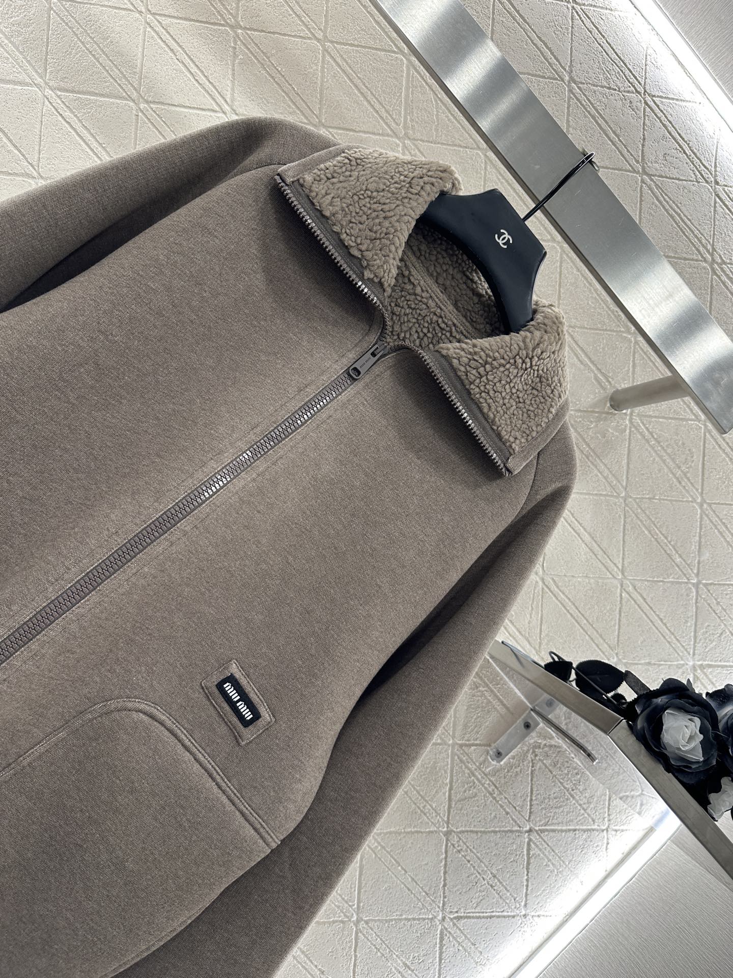 25fw Plush zip-up jacket