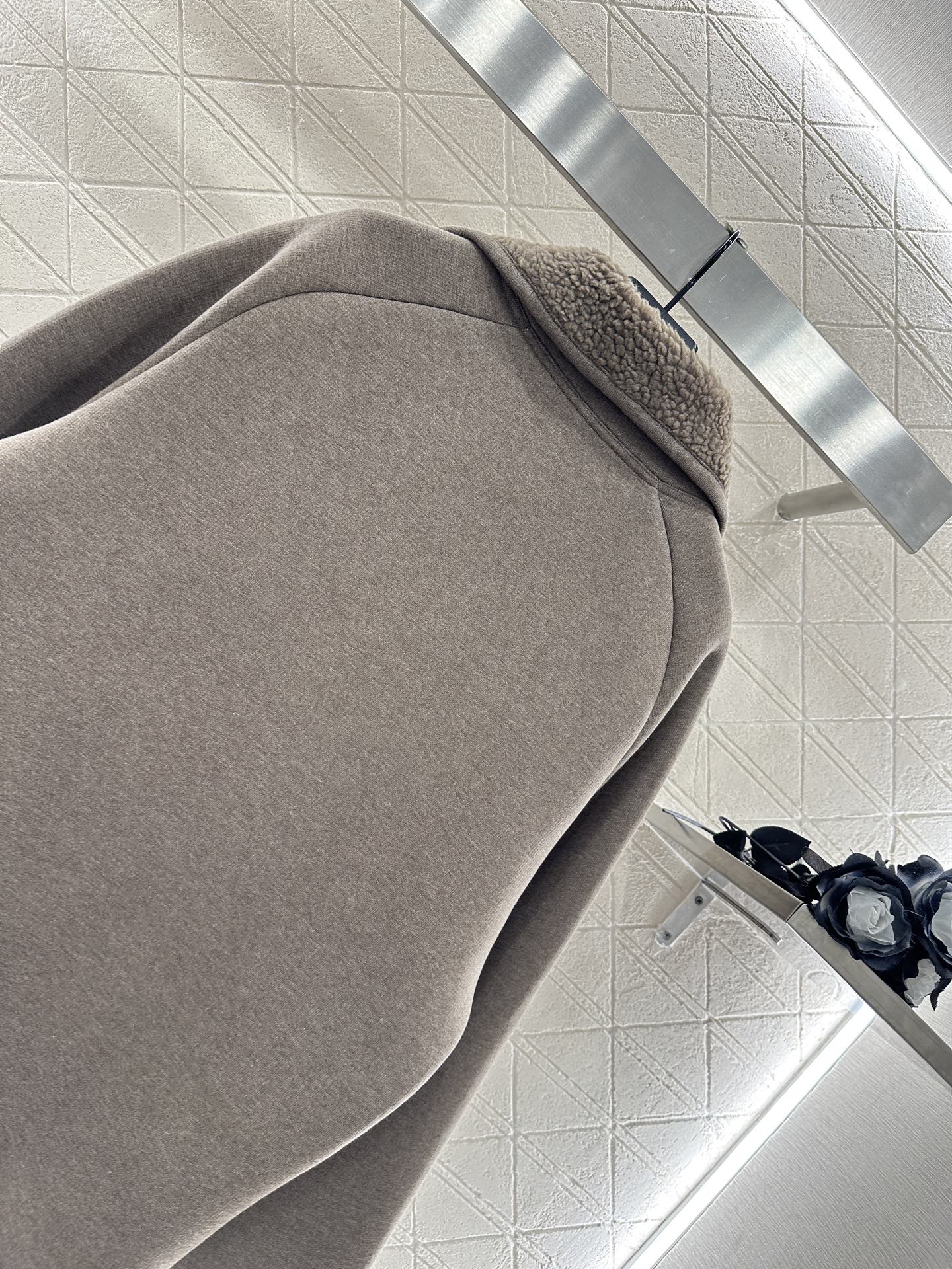 25fw Plush zip-up jacket