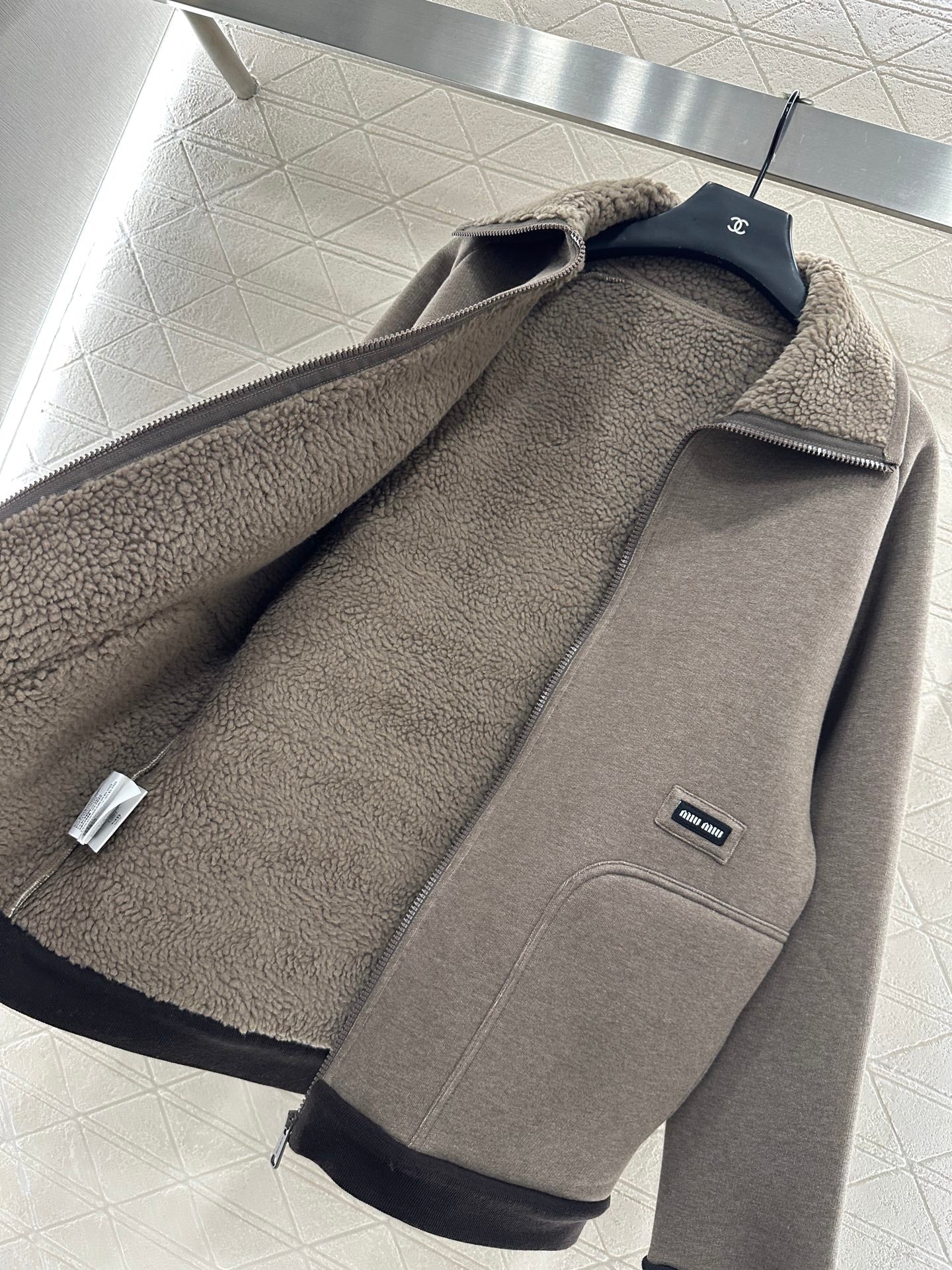 25fw Plush zip-up jacket