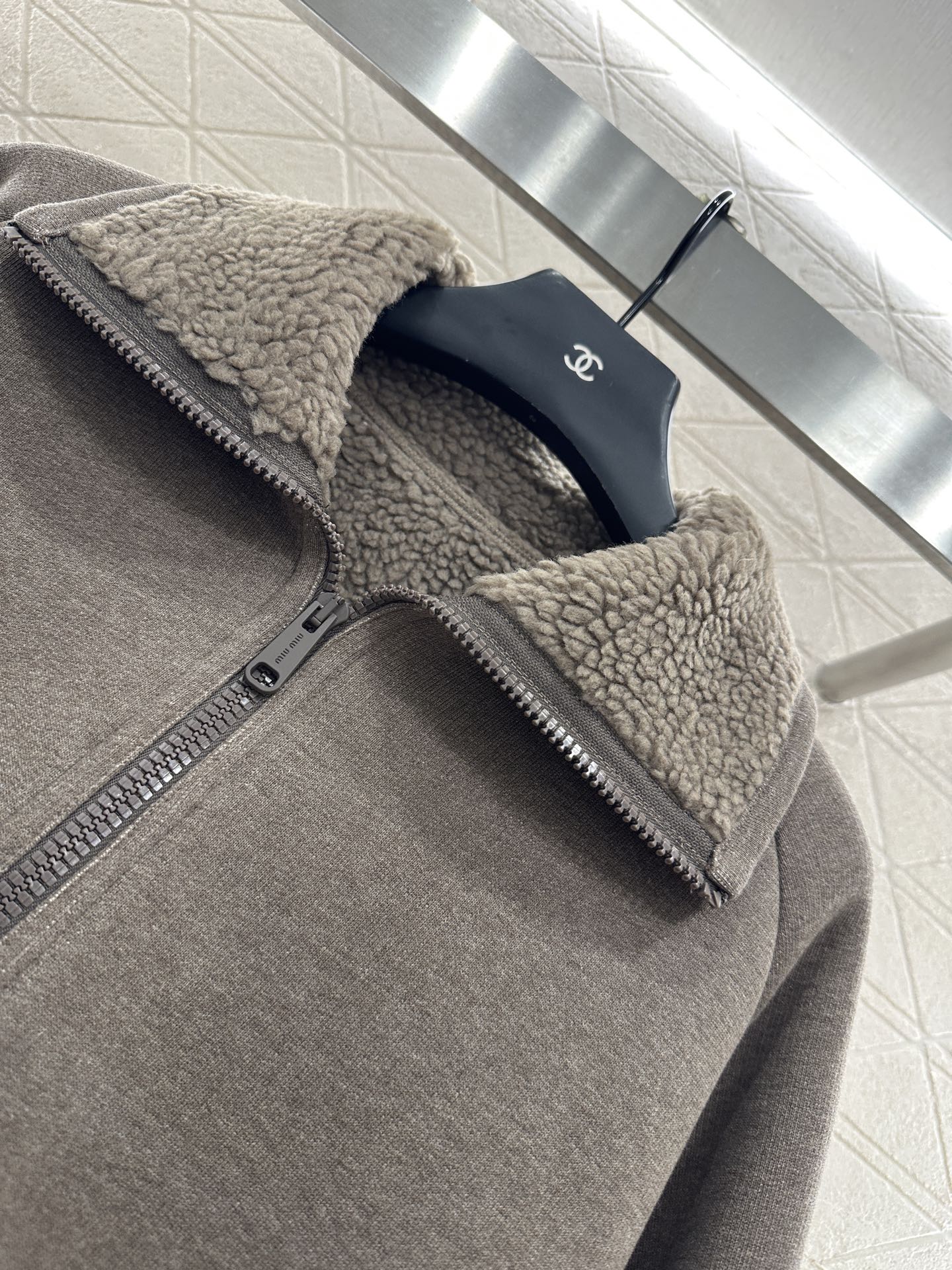 25fw Plush zip-up jacket