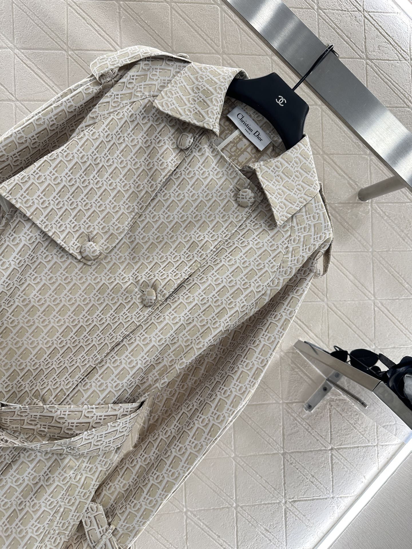 25fw Cape double breasted windbreaker