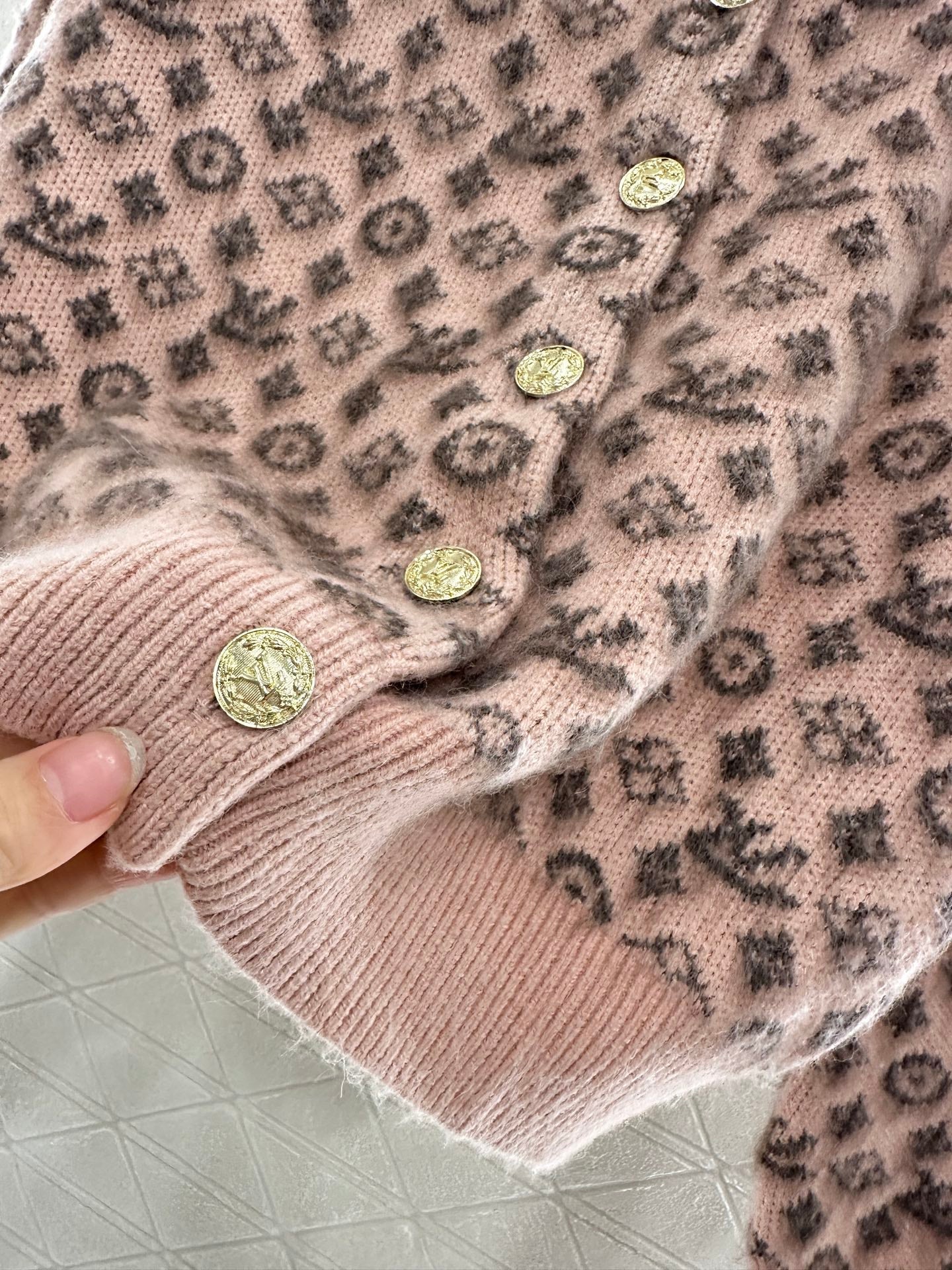 25fw crew neck jacquard knit cardigan