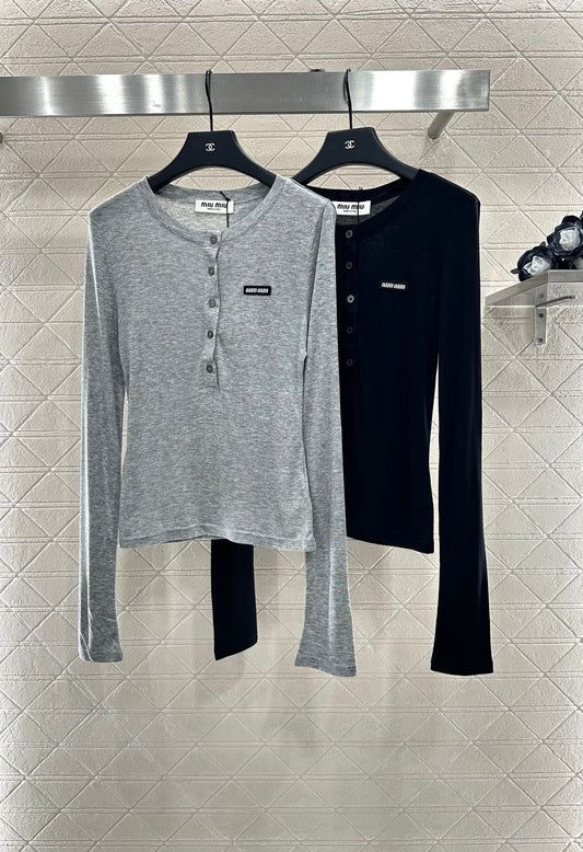 25 Half-open round neck bottoming shirt