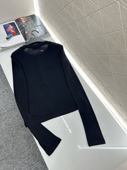 25 Half-open round neck bottoming shirt