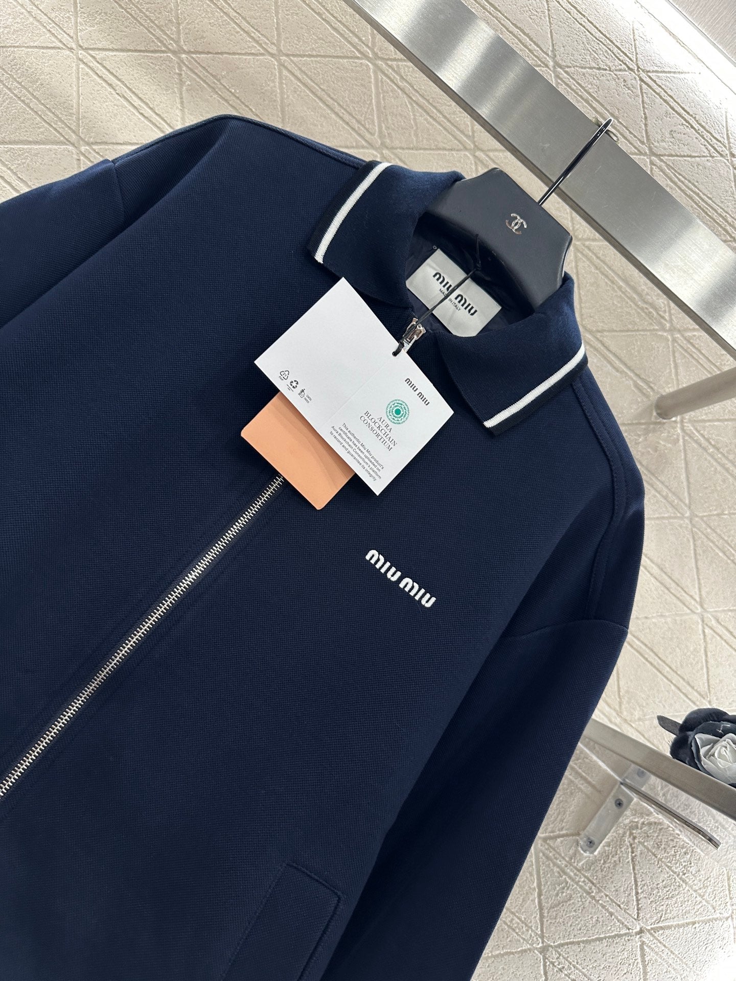 25 Zipper lapel casual jacket