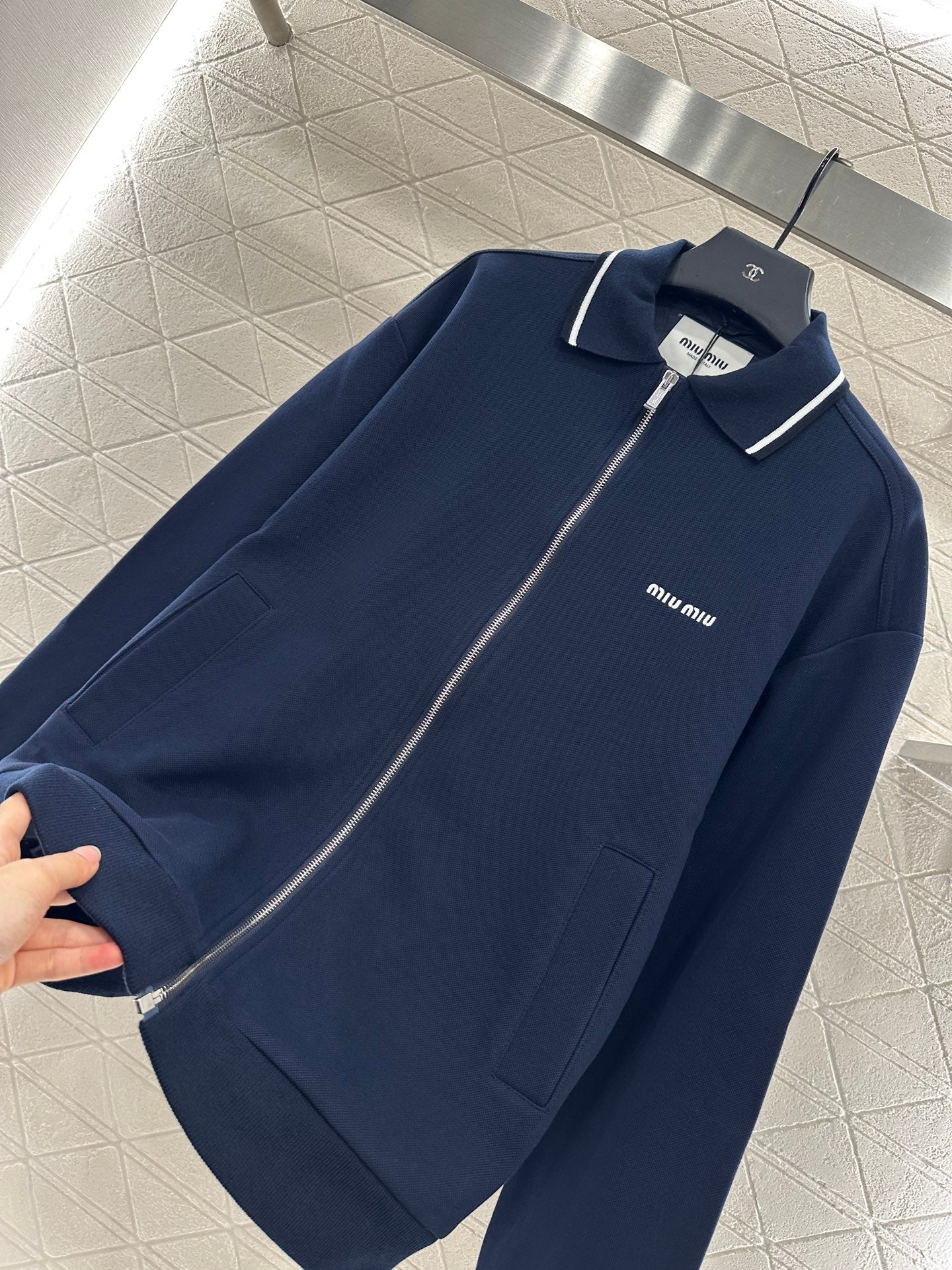 25 Zipper lapel casual jacket