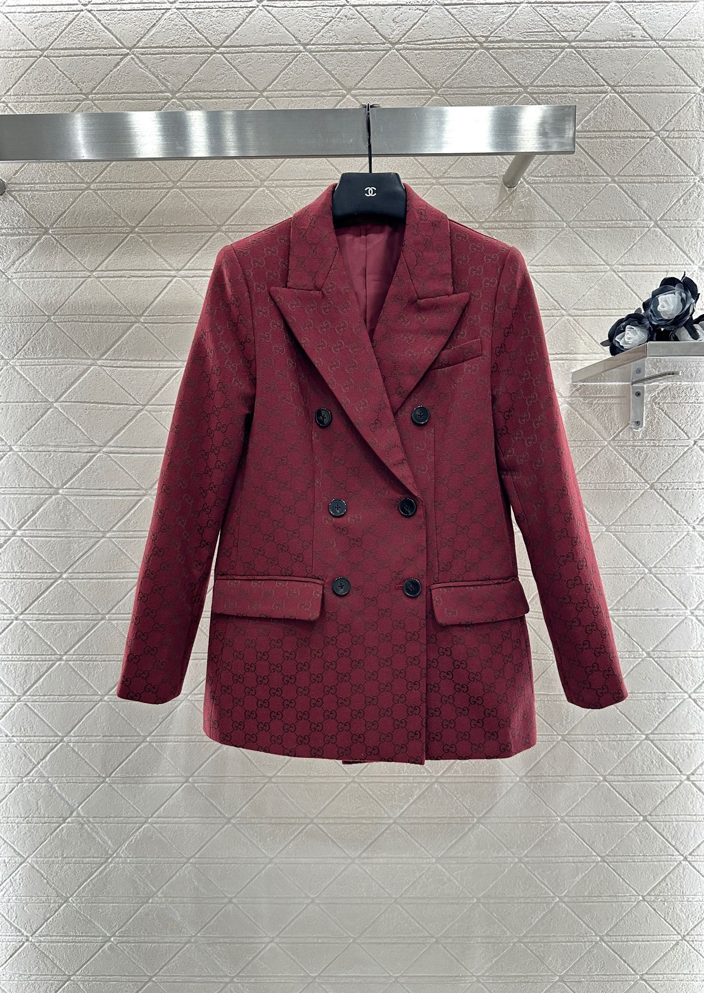 25 Double-breasted suit trousers