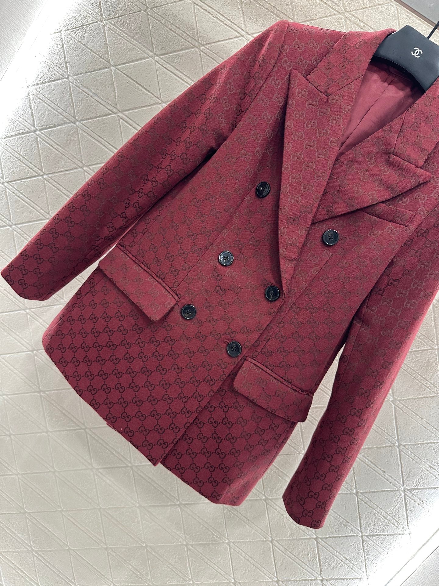 25 Double-breasted suit trousers