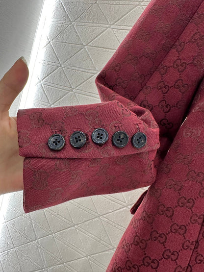 25 Double-breasted suit trousers